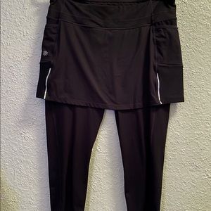 Athleta 2 in 1 Black Activewear Capri Skirt